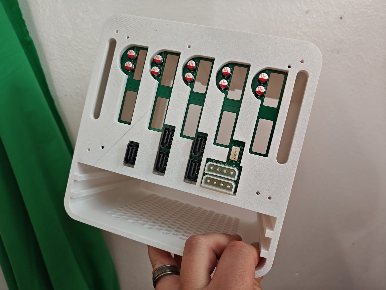 Build Your Own Minisforum N5 Inspired Mini NAS: A Comprehensive Guide